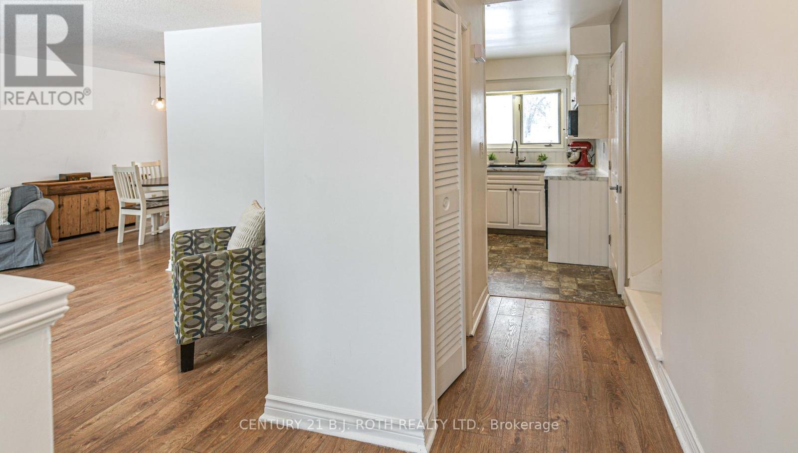 Front entrance - 201 Point Street, Clearview, ON - Indoor Photo Showing Other Room