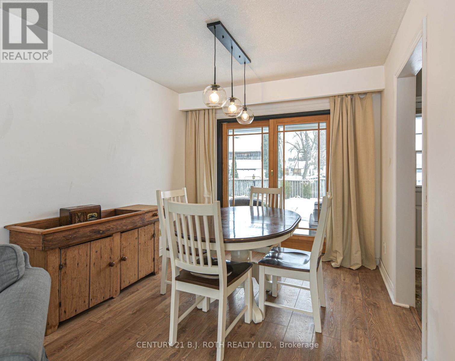 Dining room - 201 Point Street, Clearview, ON - Indoor Photo Showing Dining Room