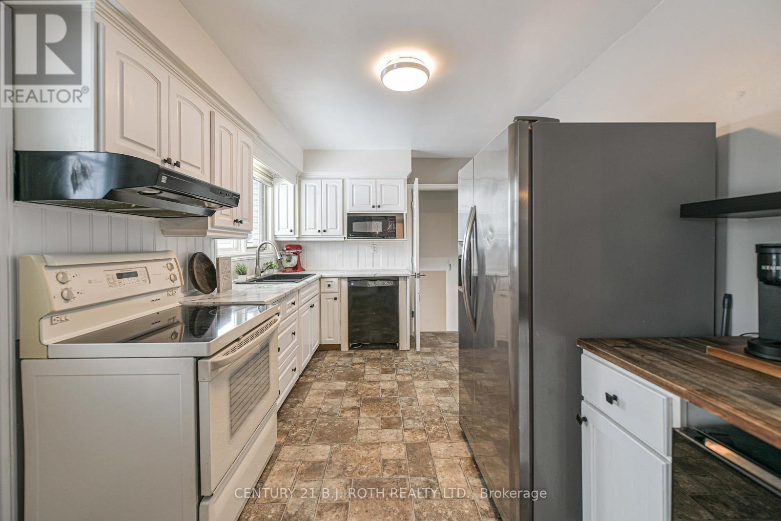 Newly updated kitchen - 201 Point Street, Clearview, ON - Indoor