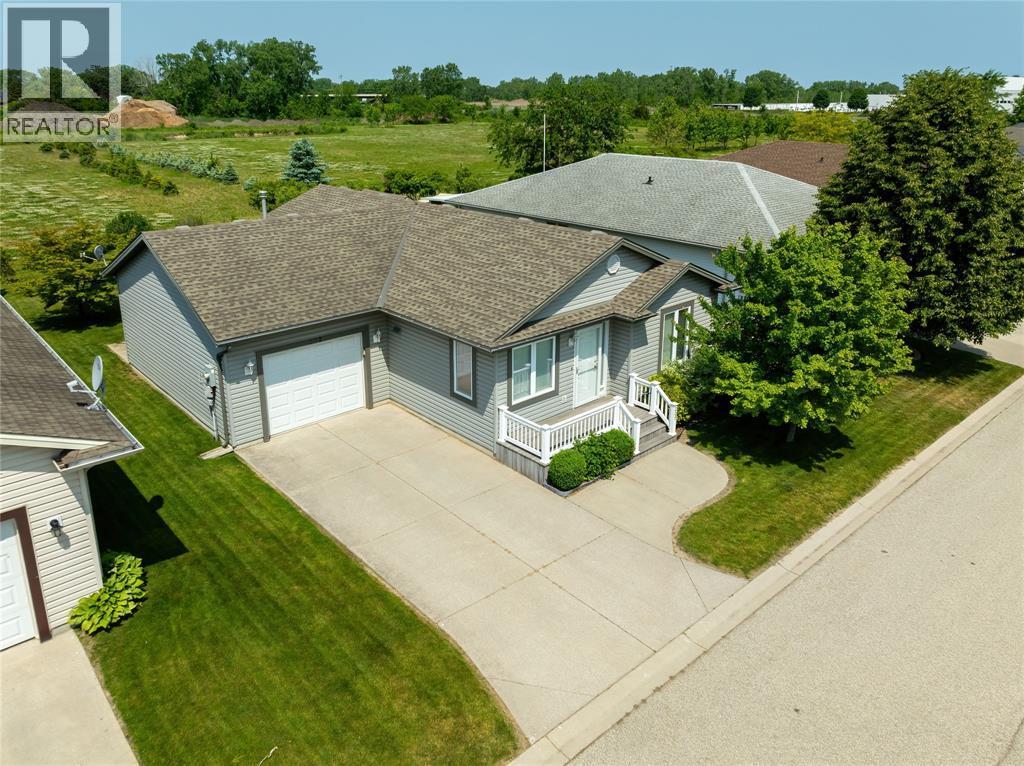 1940 London Line Unit# 207, Sarnia, ON - Outdoor