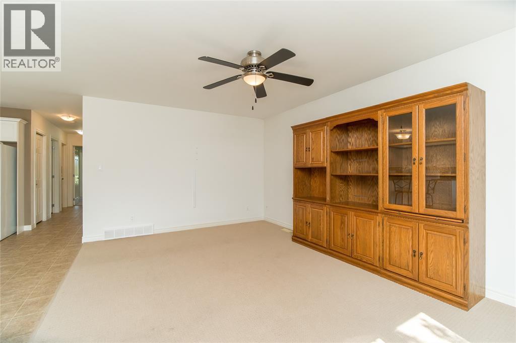 1940 London Line Unit# 207, Sarnia, ON - Indoor Photo Showing Other Room