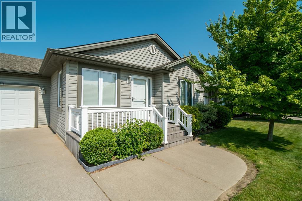 1940 London Line Unit# 207, Sarnia, ON - Outdoor