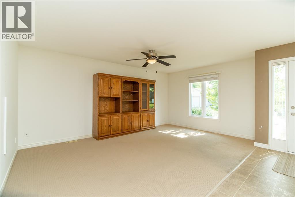 1940 London Line Unit# 207, Sarnia, ON - Indoor Photo Showing Other Room