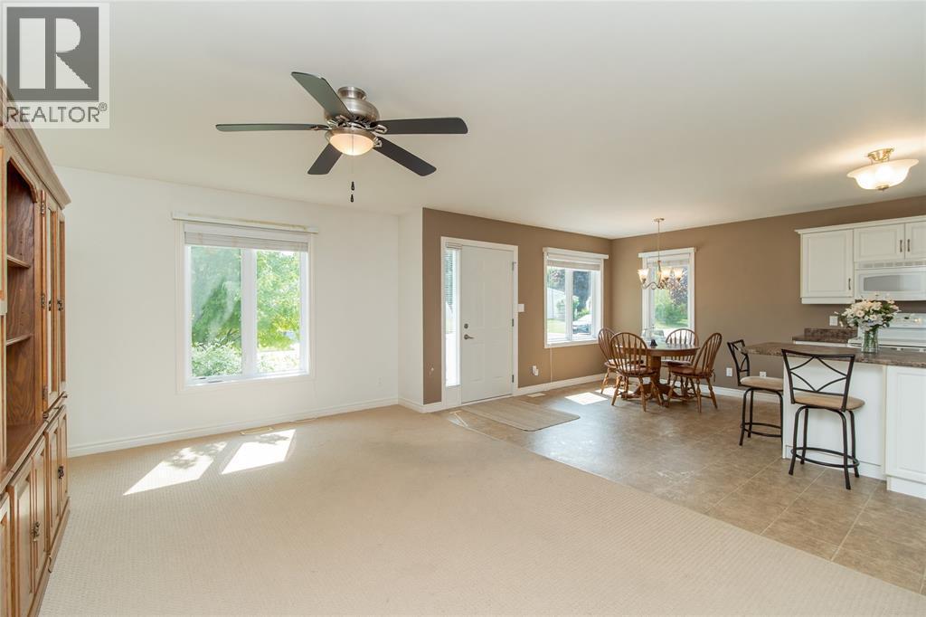 1940 London Line Unit# 207, Sarnia, ON - Indoor