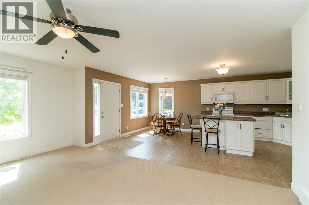 1940 London Line Unit# 207, Sarnia, ON - Indoor