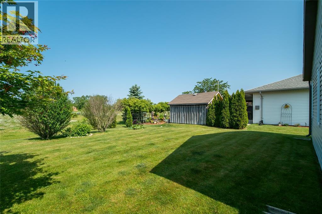 1940 London Line Unit# 207, Sarnia, ON - Outdoor