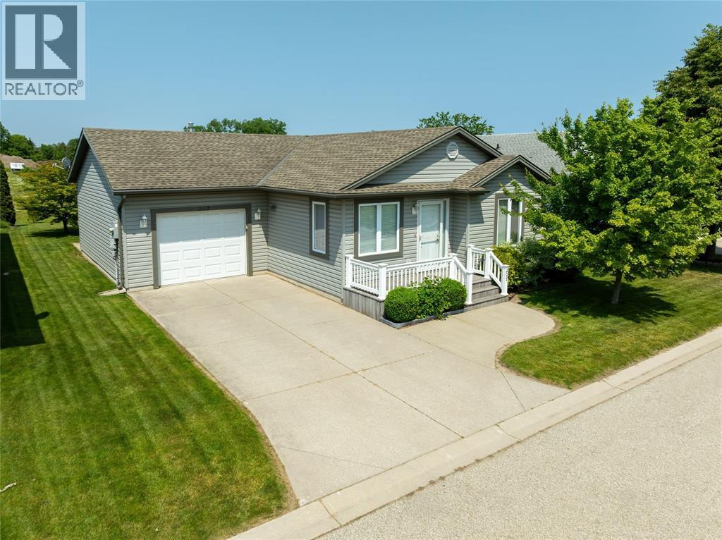 1940 London Line Unit# 207, Sarnia, ON - Outdoor