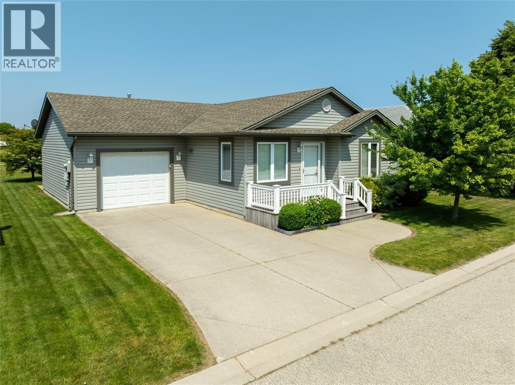 1940 London Line Unit# 207, Sarnia, ON - Outdoor