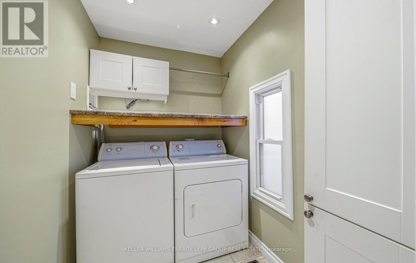 61 Wellington Street, Clarington (Bowmanville), ON - Indoor Photo Showing Laundry Room
