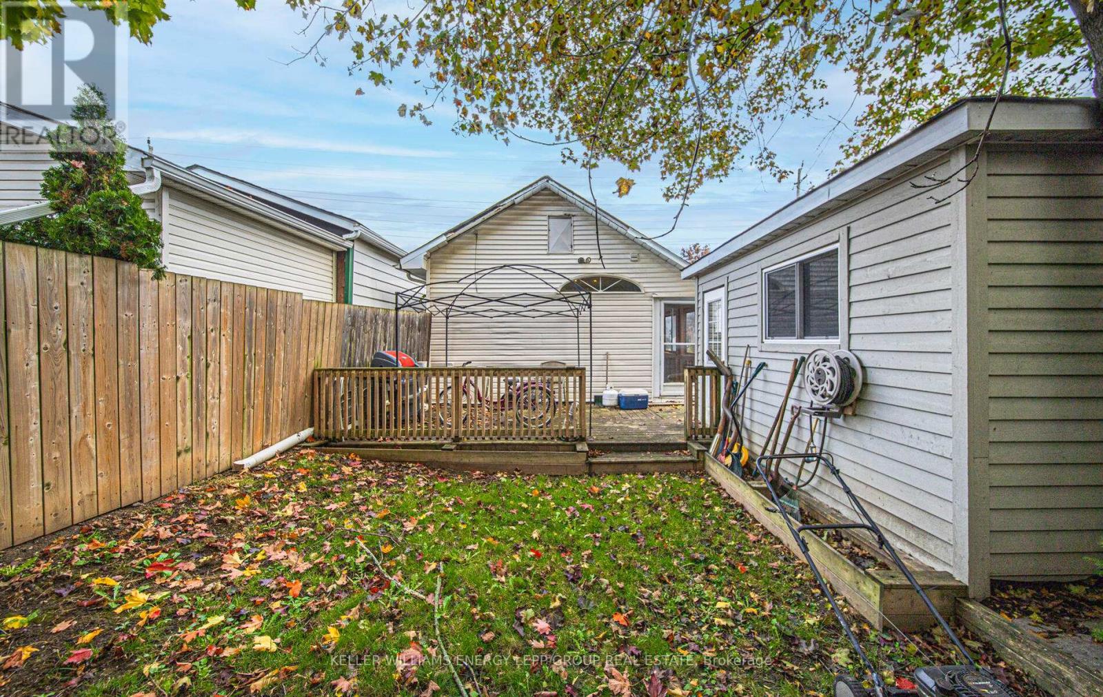 61 Wellington Street, Clarington (Bowmanville), ON - Outdoor With Deck Patio Veranda