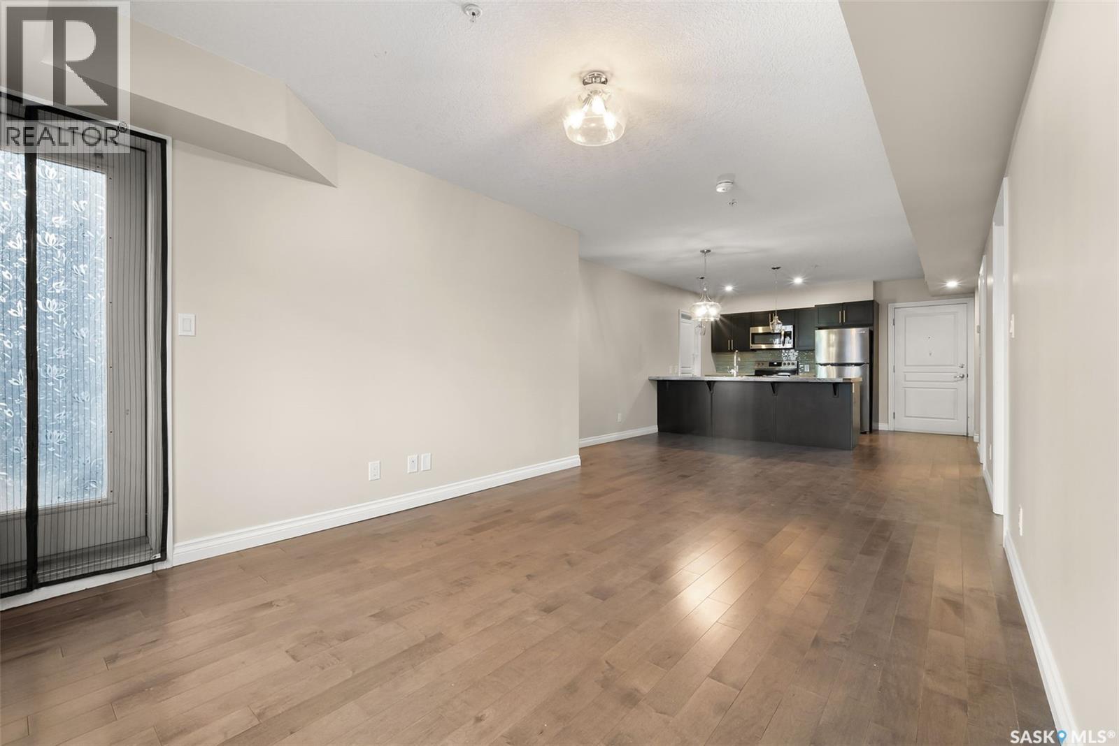 103 5303 Universal Crescent, Regina, SK - Indoor