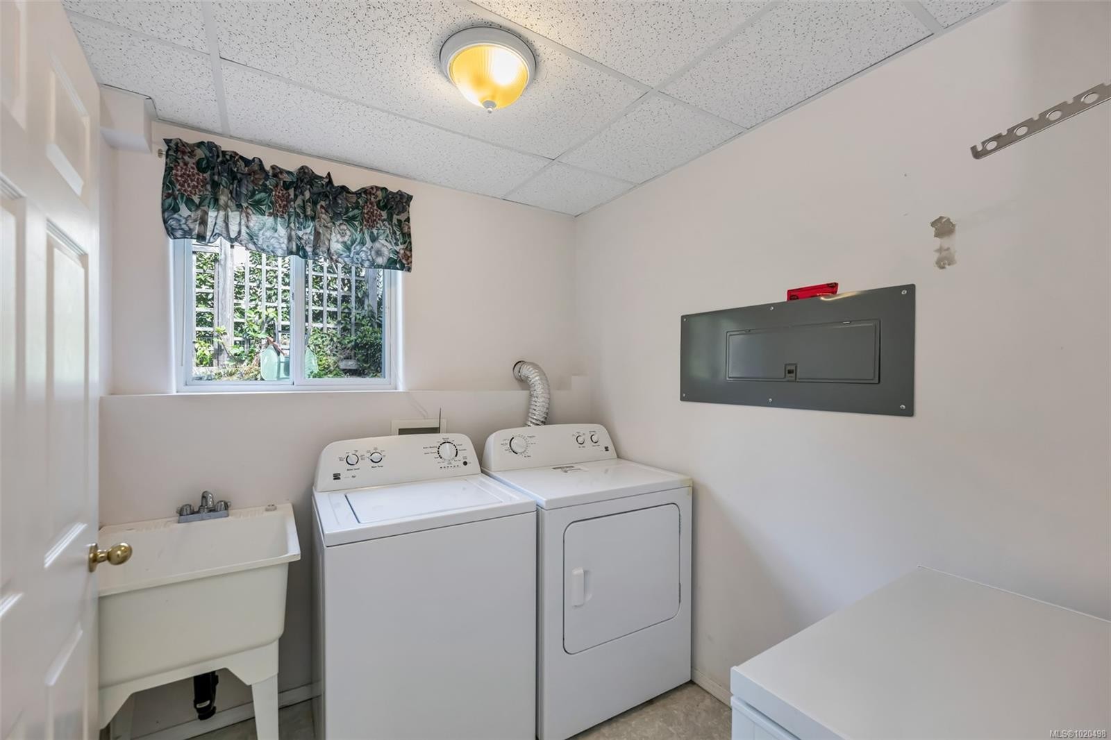 10684 Alder Cres, Youbou, BC