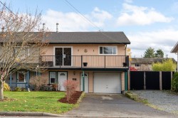 9579 Epco Dr Sidney, BC V8L 2T1