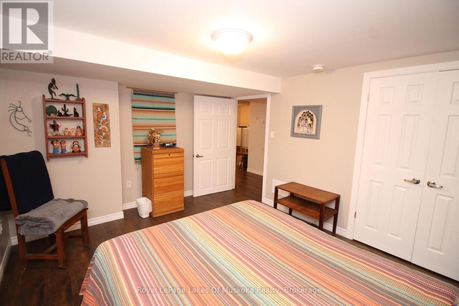 142 Pineridge Gate, Gravenhurst (Muskoka (S)), ON - Indoor Photo Showing Bedroom