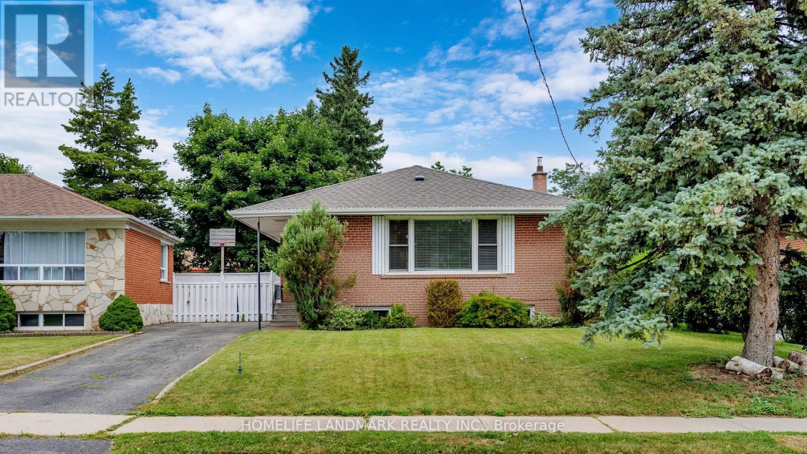 365 Osiris Drive, Richmond Hill, ON - Outdoor