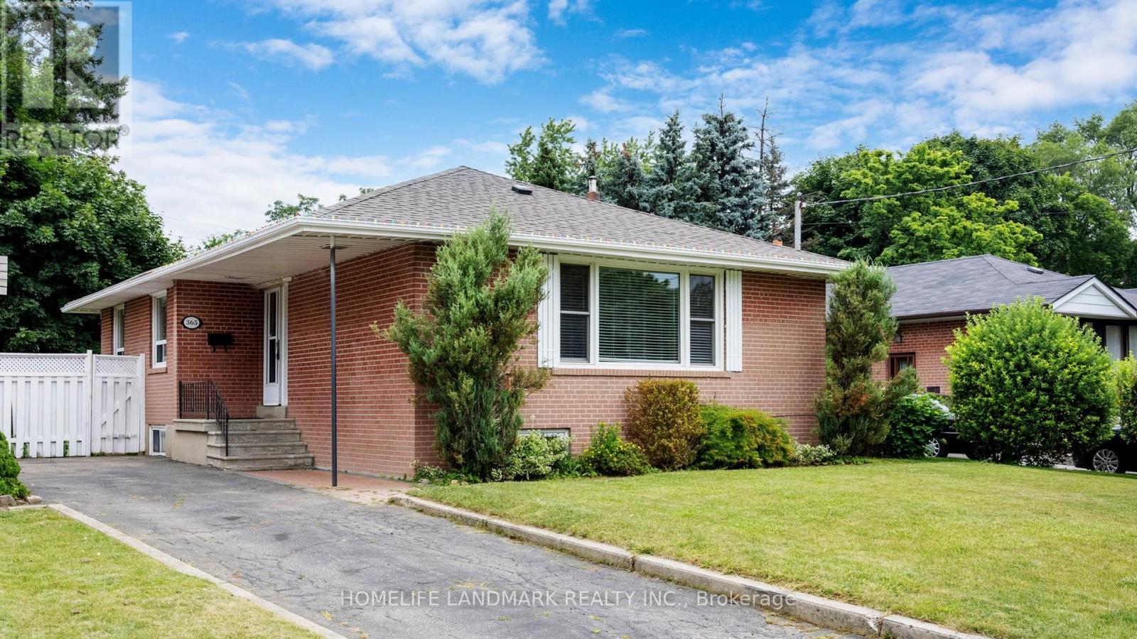 365 Osiris Drive, Richmond Hill, ON - Outdoor