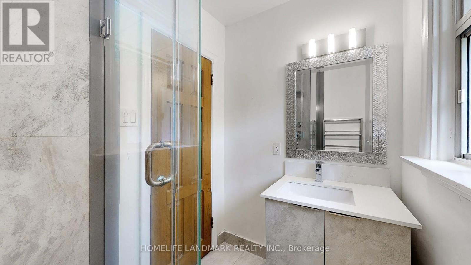 365 Osiris Drive, Richmond Hill, ON - Indoor Photo Showing Bathroom