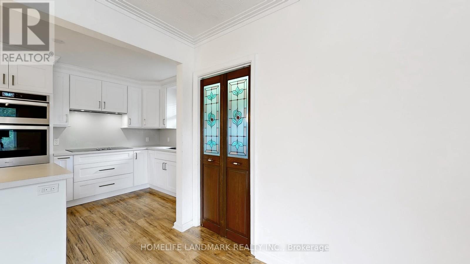 365 Osiris Drive, Richmond Hill, ON - Indoor Photo Showing Kitchen