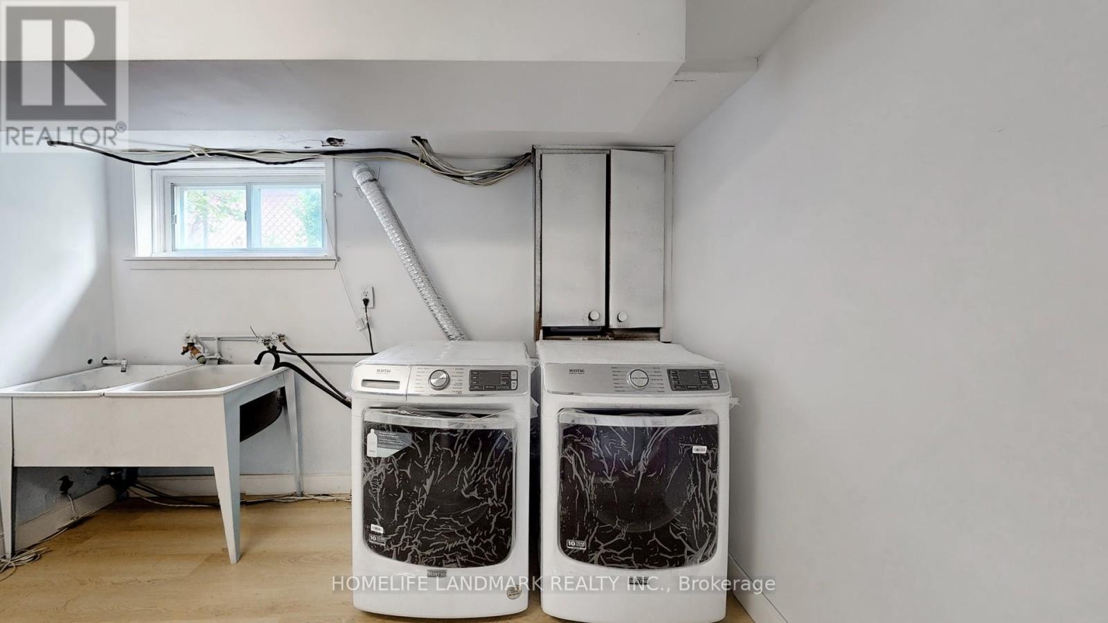 365 Osiris Drive, Richmond Hill, ON - Indoor Photo Showing Laundry Room