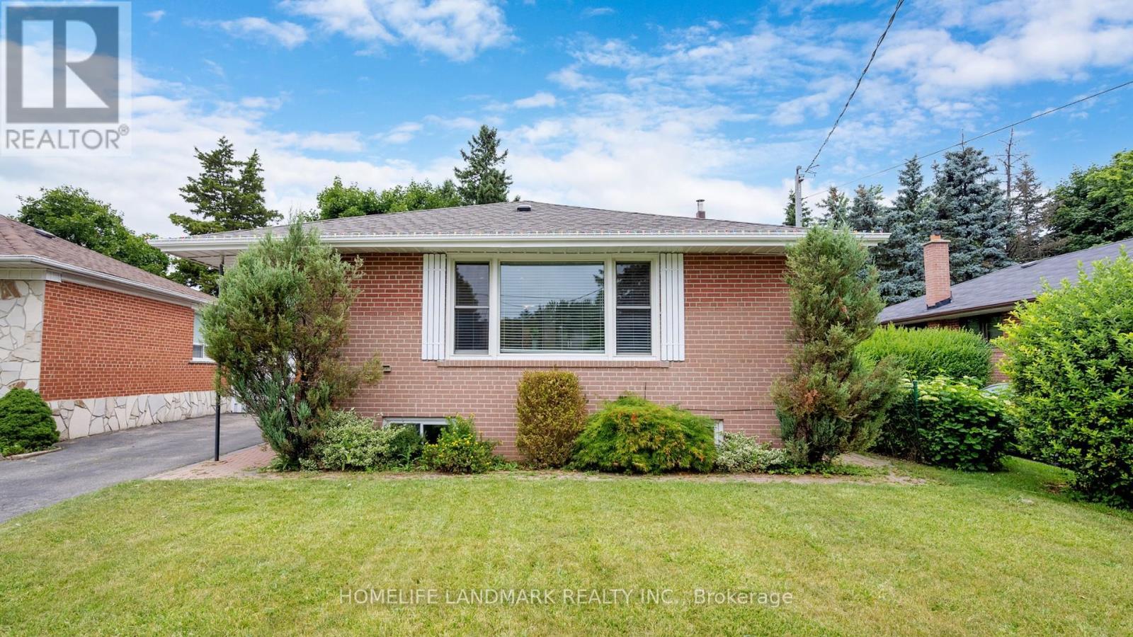 365 Osiris Drive, Richmond Hill, ON - Outdoor