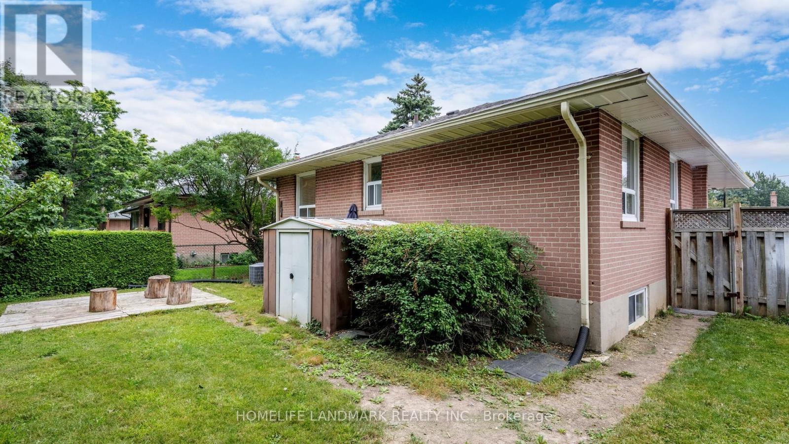 365 Osiris Drive, Richmond Hill, ON - Outdoor