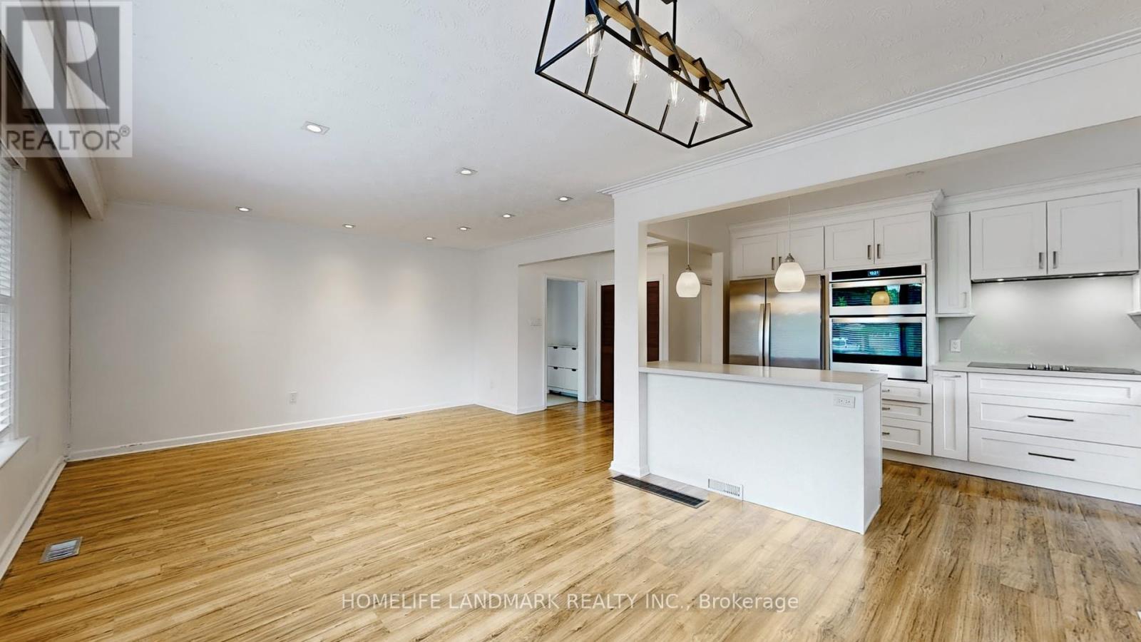 365 Osiris Drive, Richmond Hill, ON - Indoor Photo Showing Kitchen