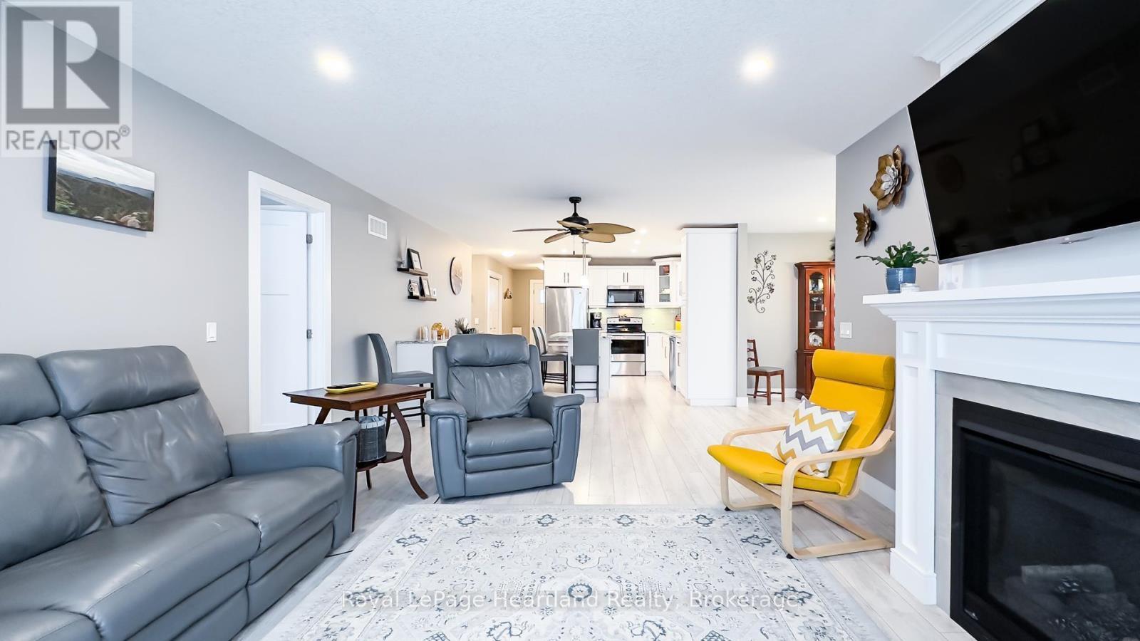 5 Windward Way N, Ashfield-Colborne-Wawanosh (Colborne), ON - Indoor Photo Showing Living Room With Fireplace