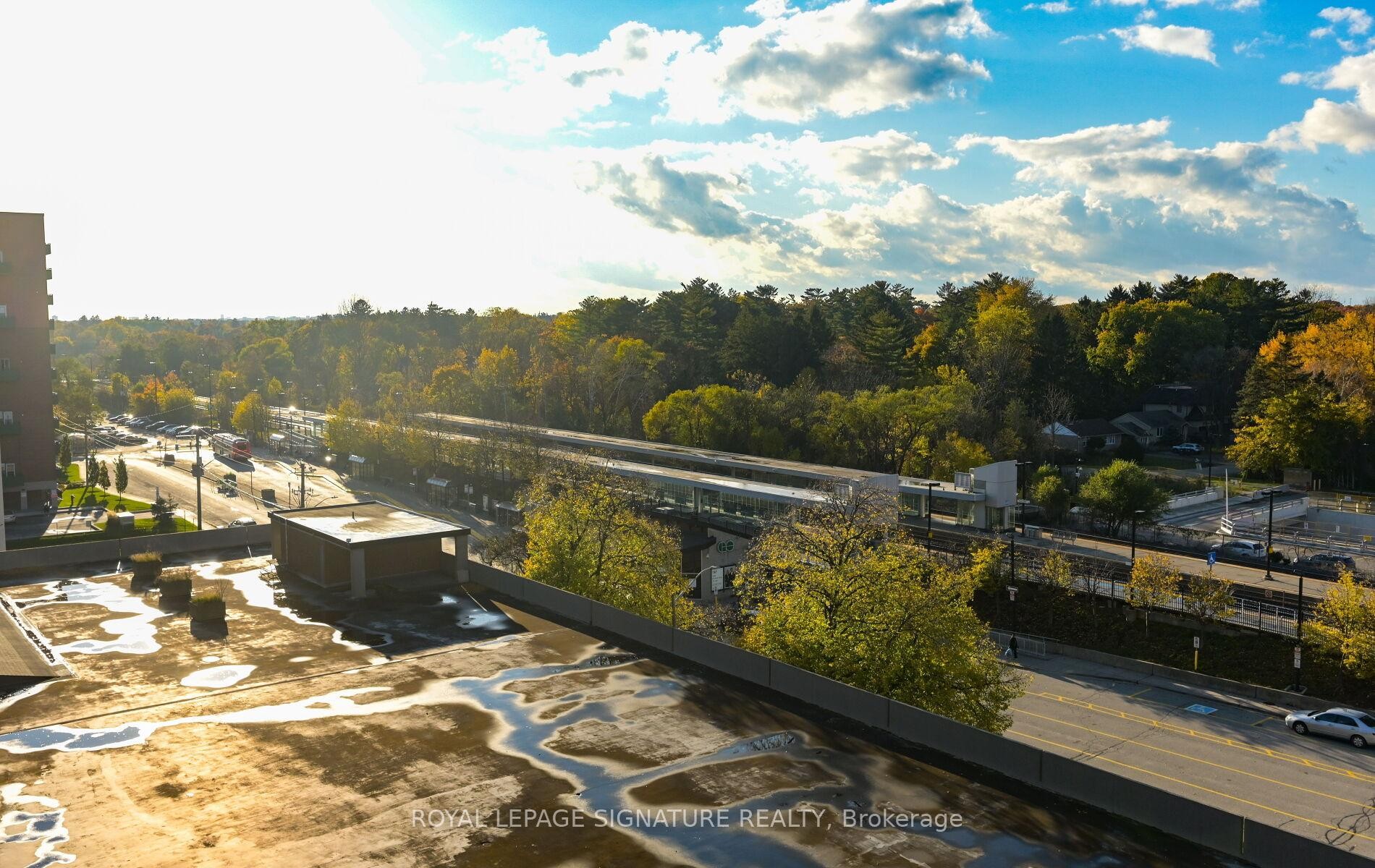 618-28 Ann Street, Mississauga, ON - Outdoor With View