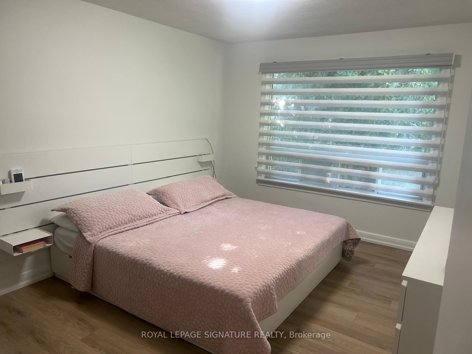 1410 Larchview Trail, Mississauga, ON - Indoor Photo Showing Bedroom