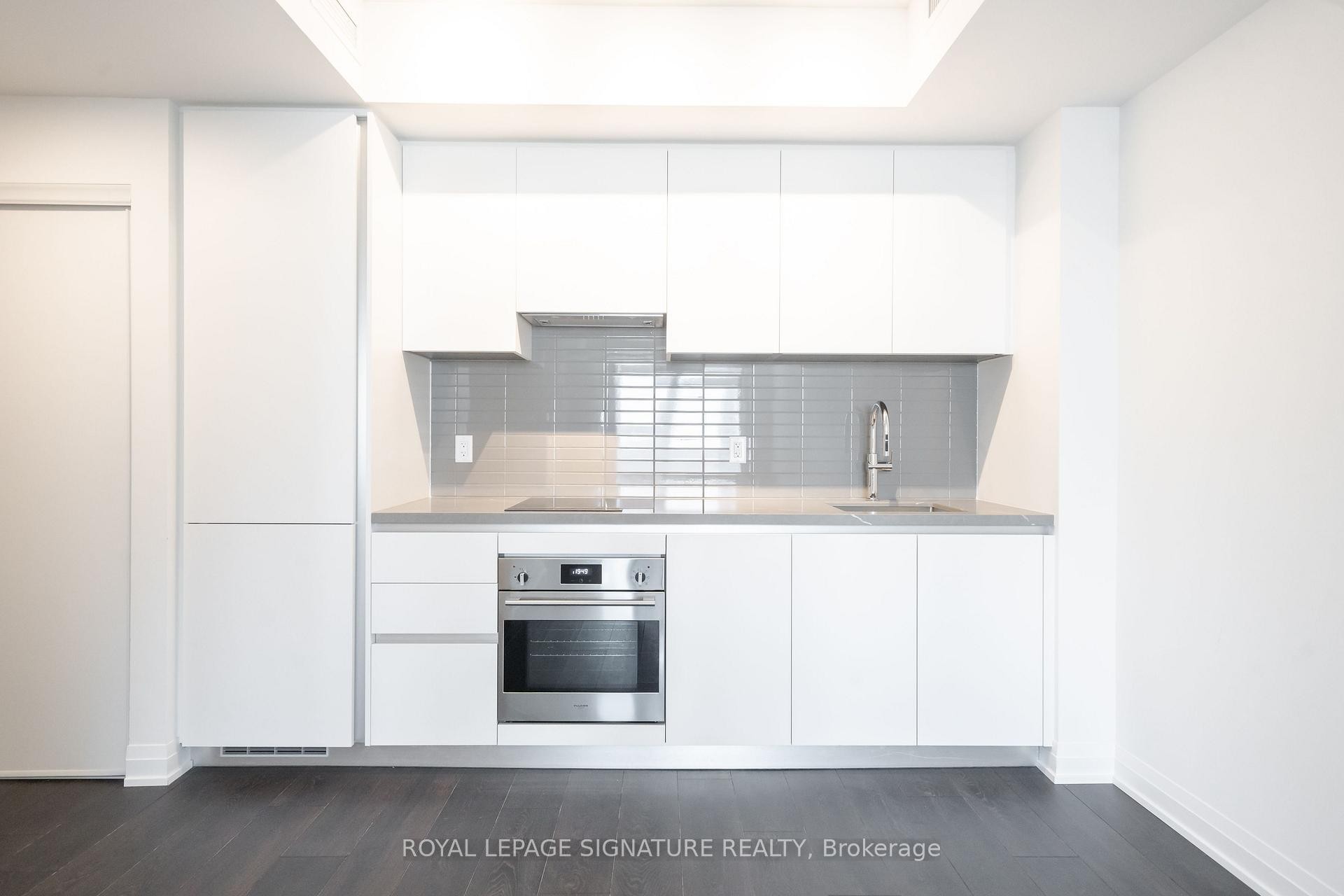 2606-4015 The Exchange N/A, Mississauga, ON - Indoor