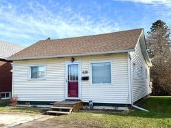 636 Vickers Street N Thunder Bay, ON P7C 4B7