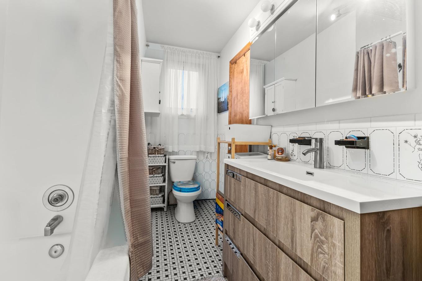 Bathroom - 782 - 784 9E Avenue, Montréal (Lachine), QC - Indoor Photo Showing Bathroom