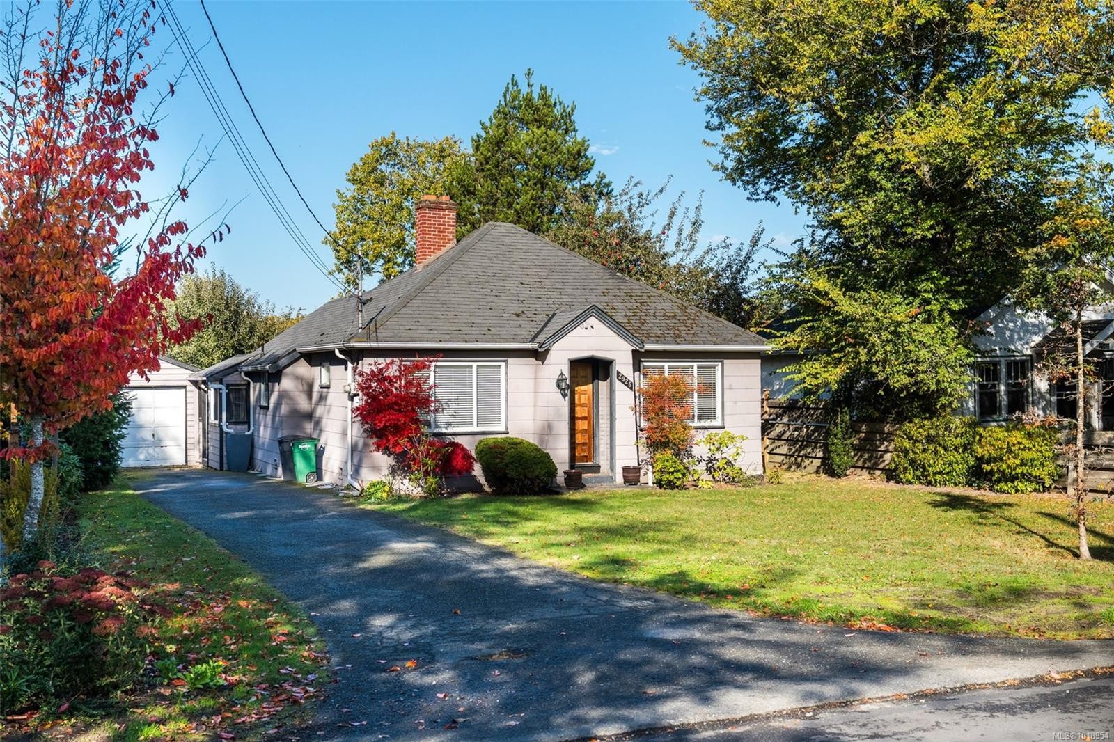 2926 Colquitz Ave, Saanich, BC