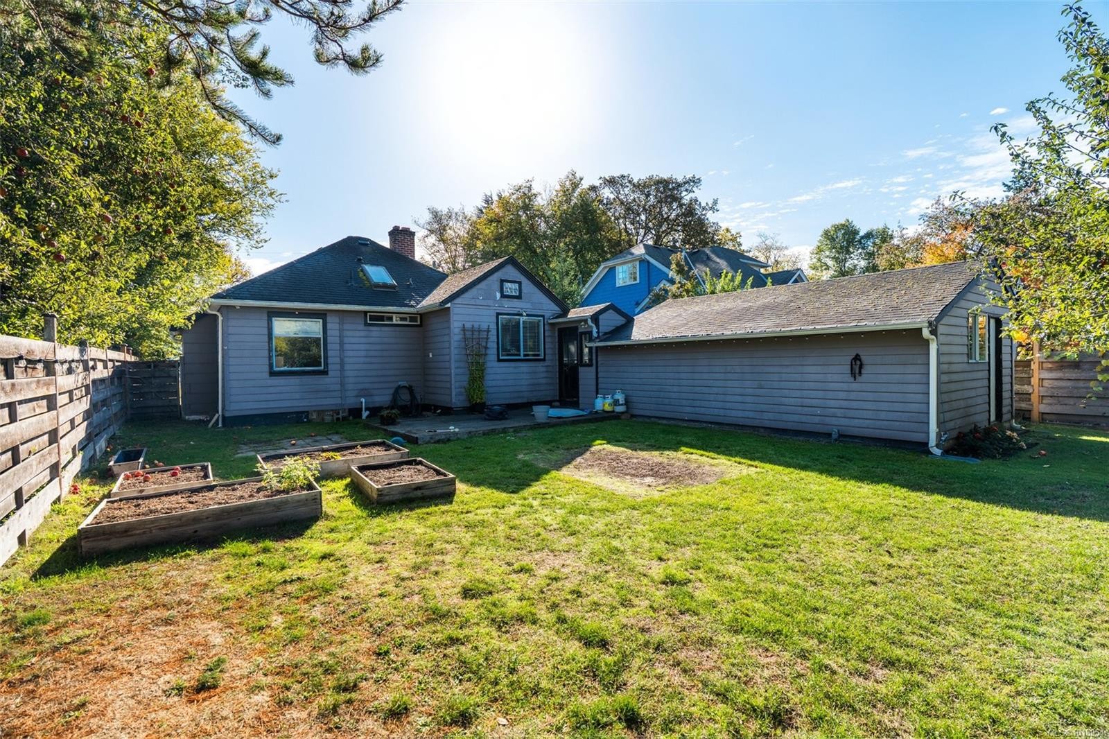 2926 Colquitz Ave, Saanich, BC