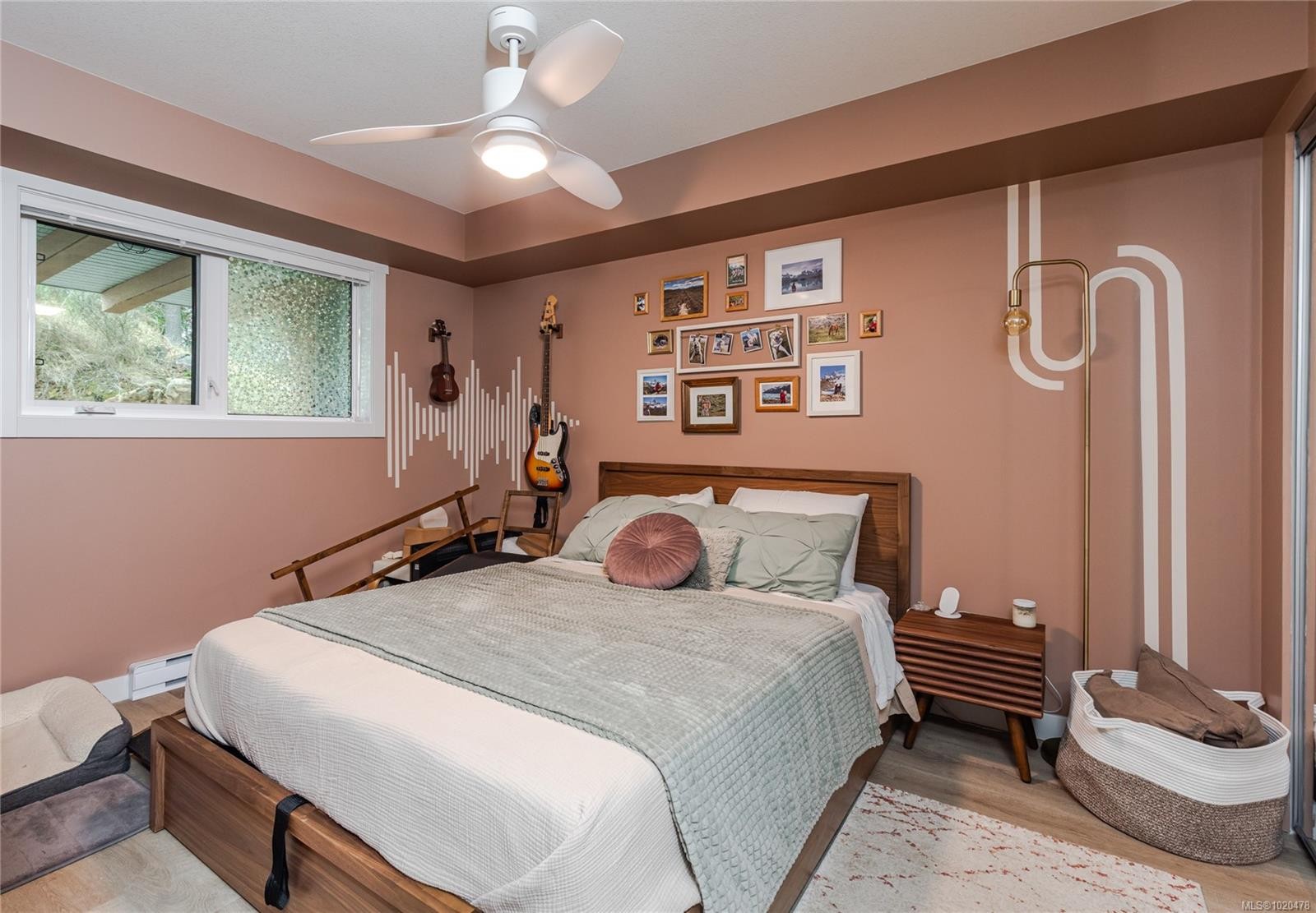 112-4820 Cedar Ridge Pl, Nanaimo, BC - Indoor Photo Showing Bedroom