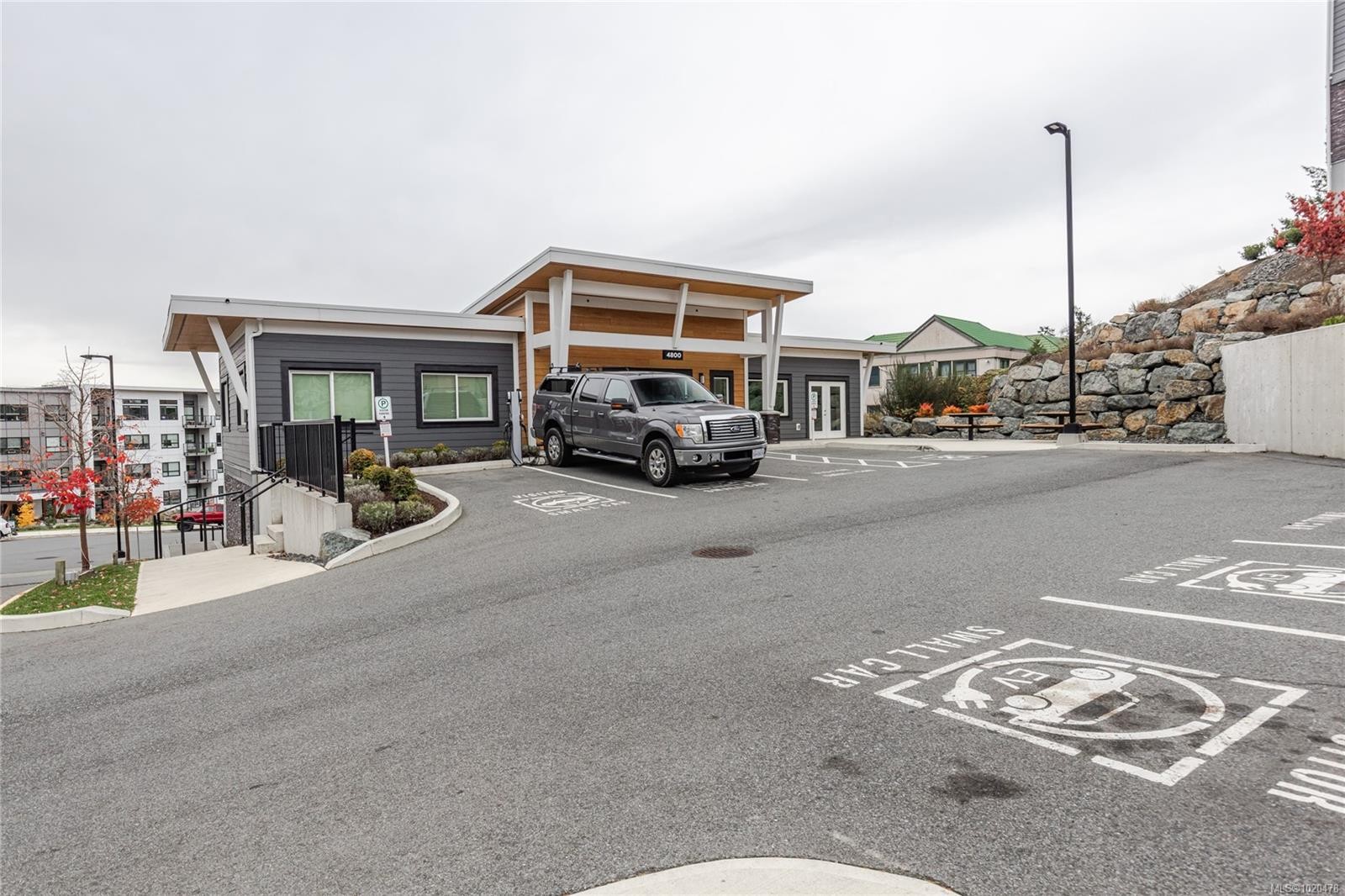 112-4820 Cedar Ridge Pl, Nanaimo, BC - Outdoor