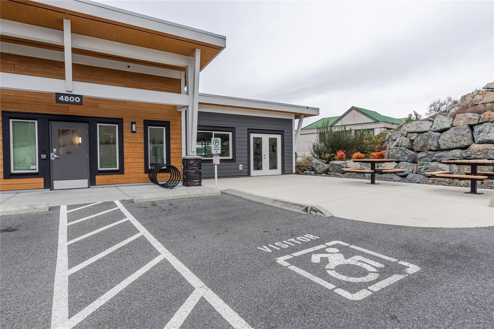 112-4820 Cedar Ridge Pl, Nanaimo, BC - Outdoor