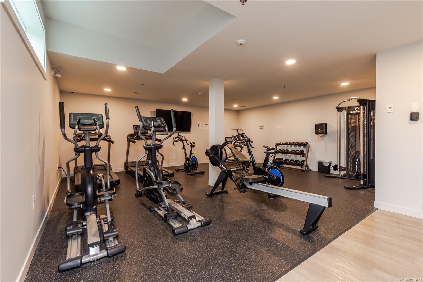112-4820 Cedar Ridge Pl, Nanaimo, BC - Indoor Photo Showing Gym Room