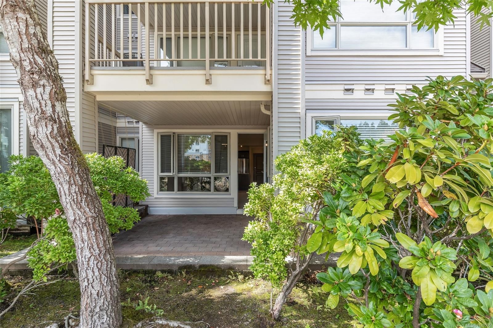 111-5670 Edgewater Lane, Nanaimo, BC - Outdoor