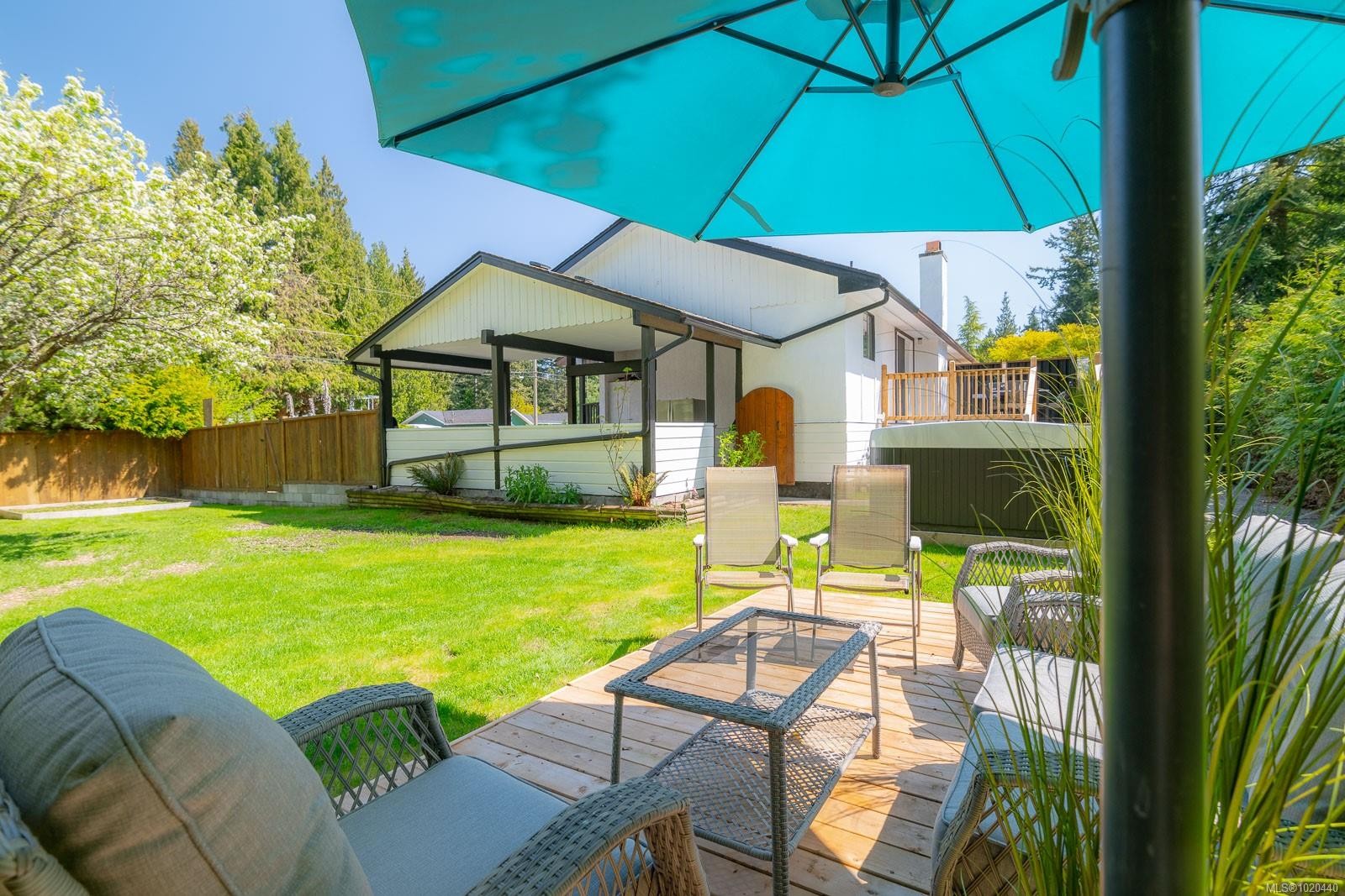 1025 Maple Lane Dr, Parksville, BC