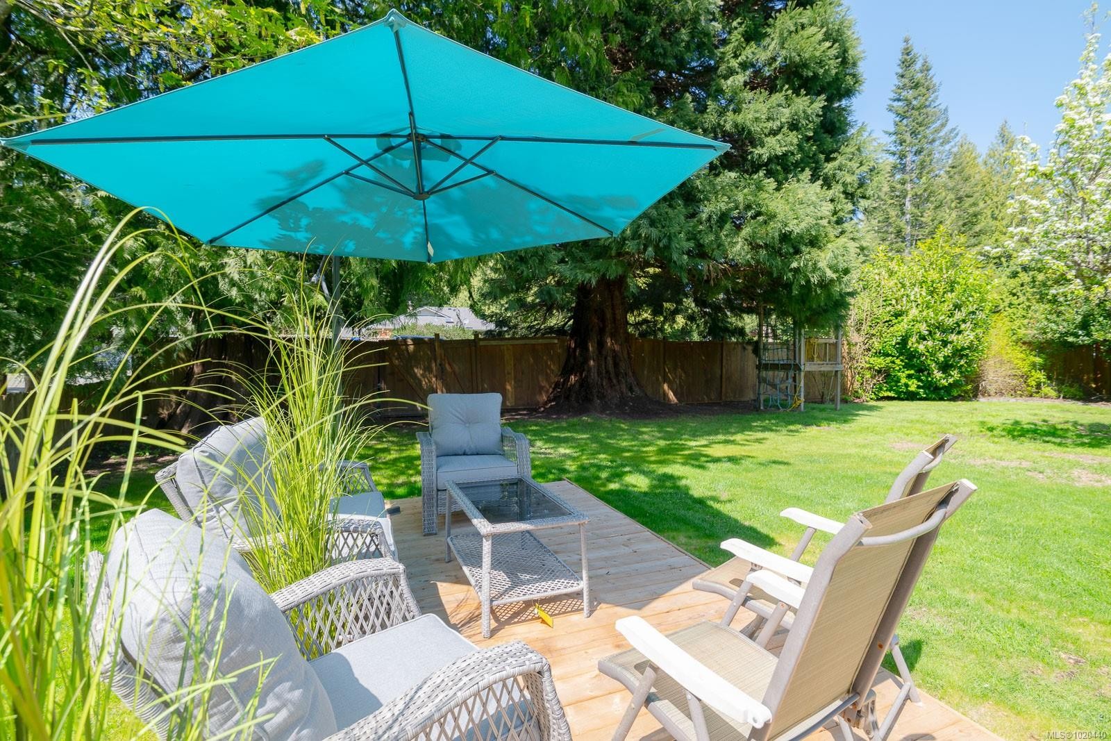 1025 Maple Lane Dr, Parksville, BC