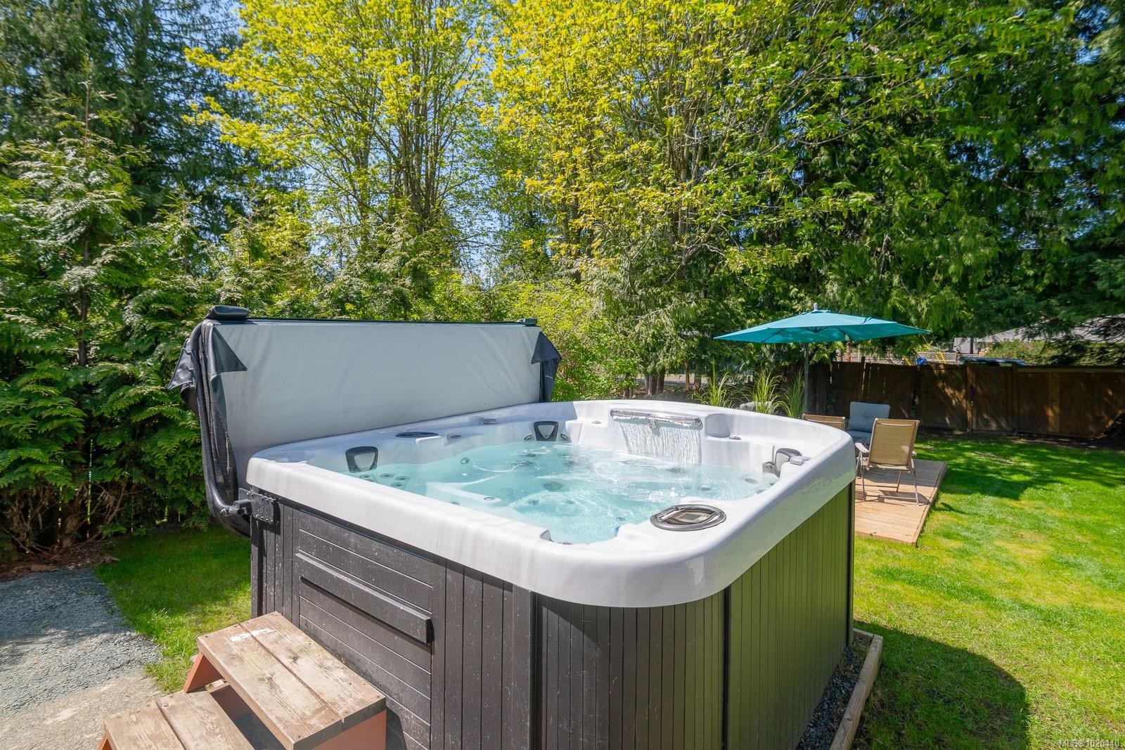 1025 Maple Lane Dr, Parksville, BC