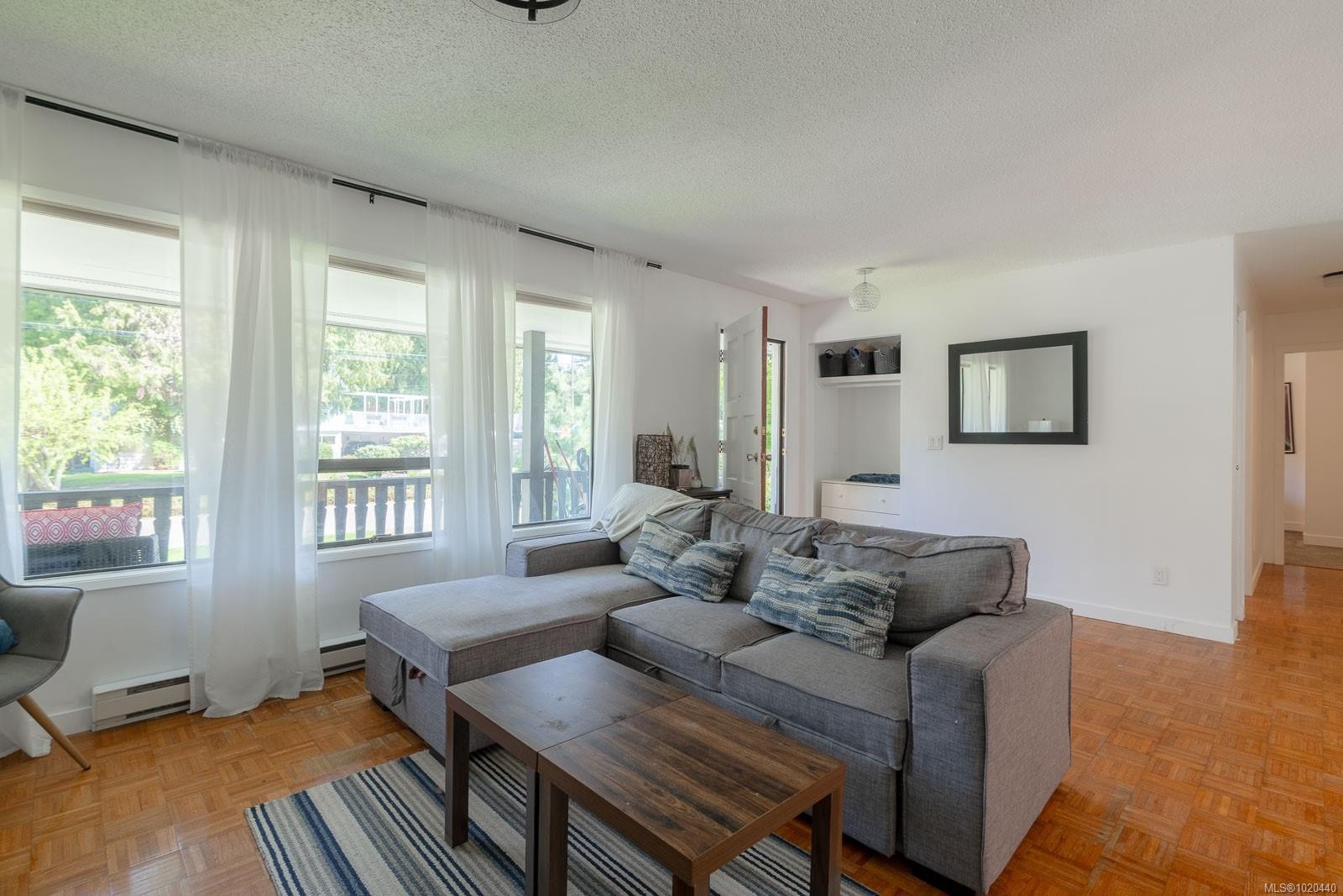 1025 Maple Lane Dr, Parksville, BC