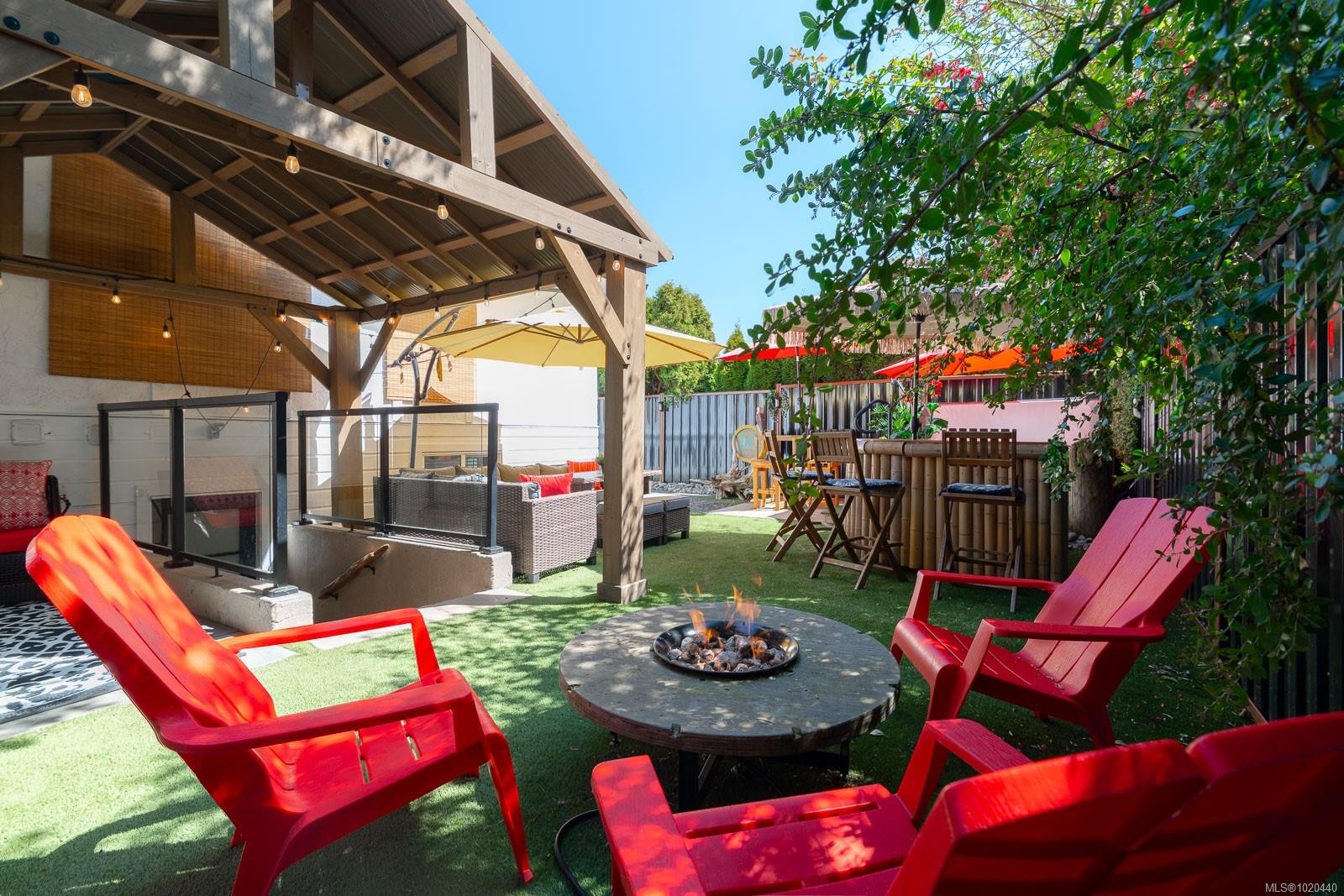 1025 Maple Lane Dr, Parksville, BC