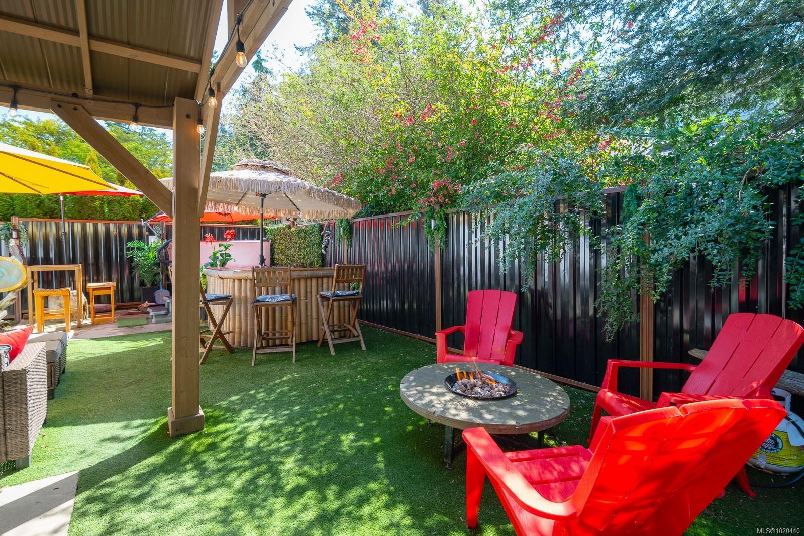 1025 Maple Lane Dr, Parksville, BC