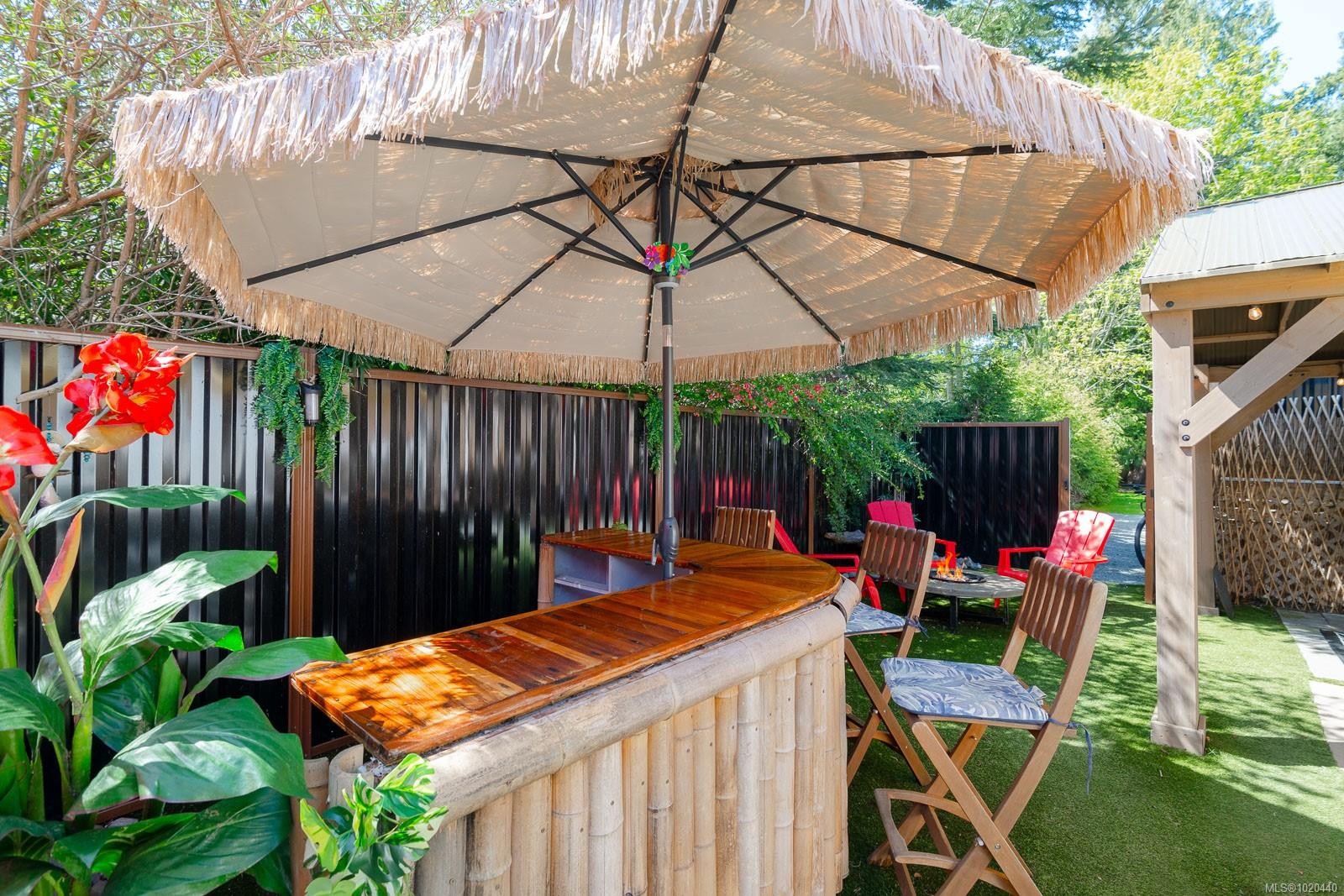 1025 Maple Lane Dr, Parksville, BC