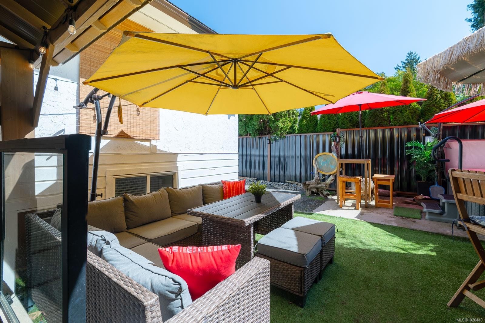 1025 Maple Lane Dr, Parksville, BC