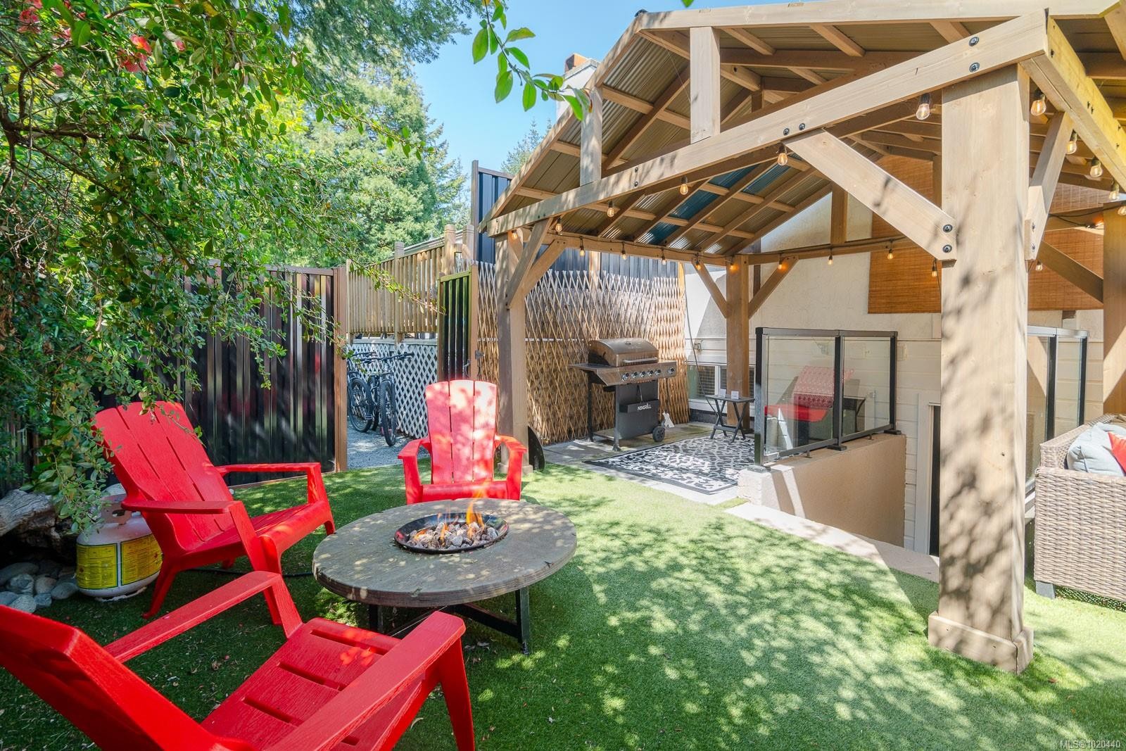 1025 Maple Lane Dr, Parksville, BC