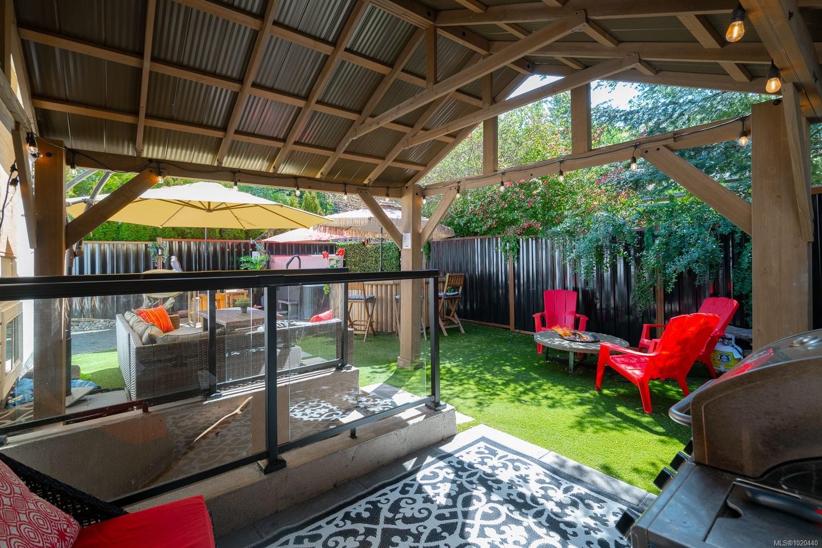 1025 Maple Lane Dr, Parksville, BC