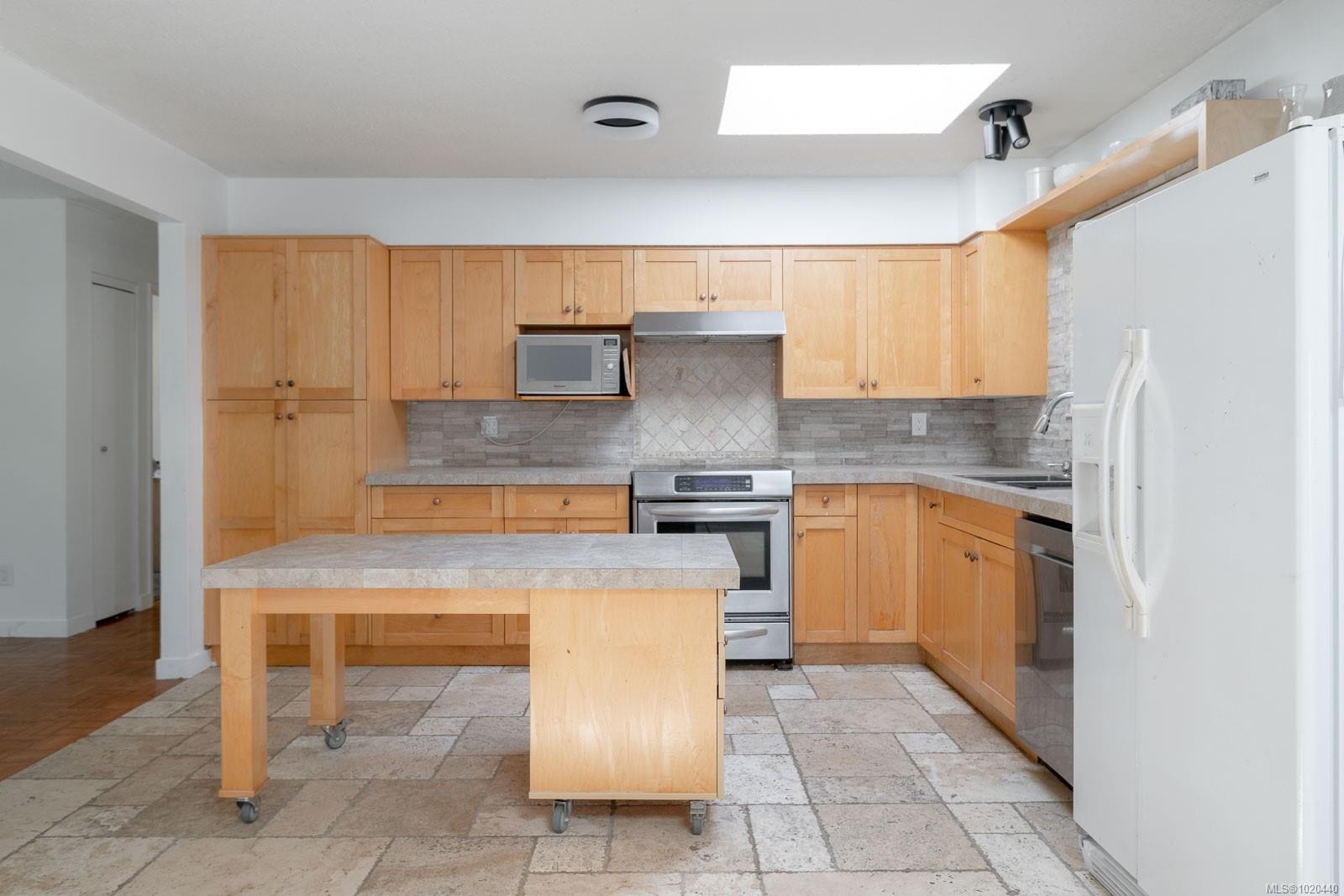 1025 Maple Lane Dr, Parksville, BC